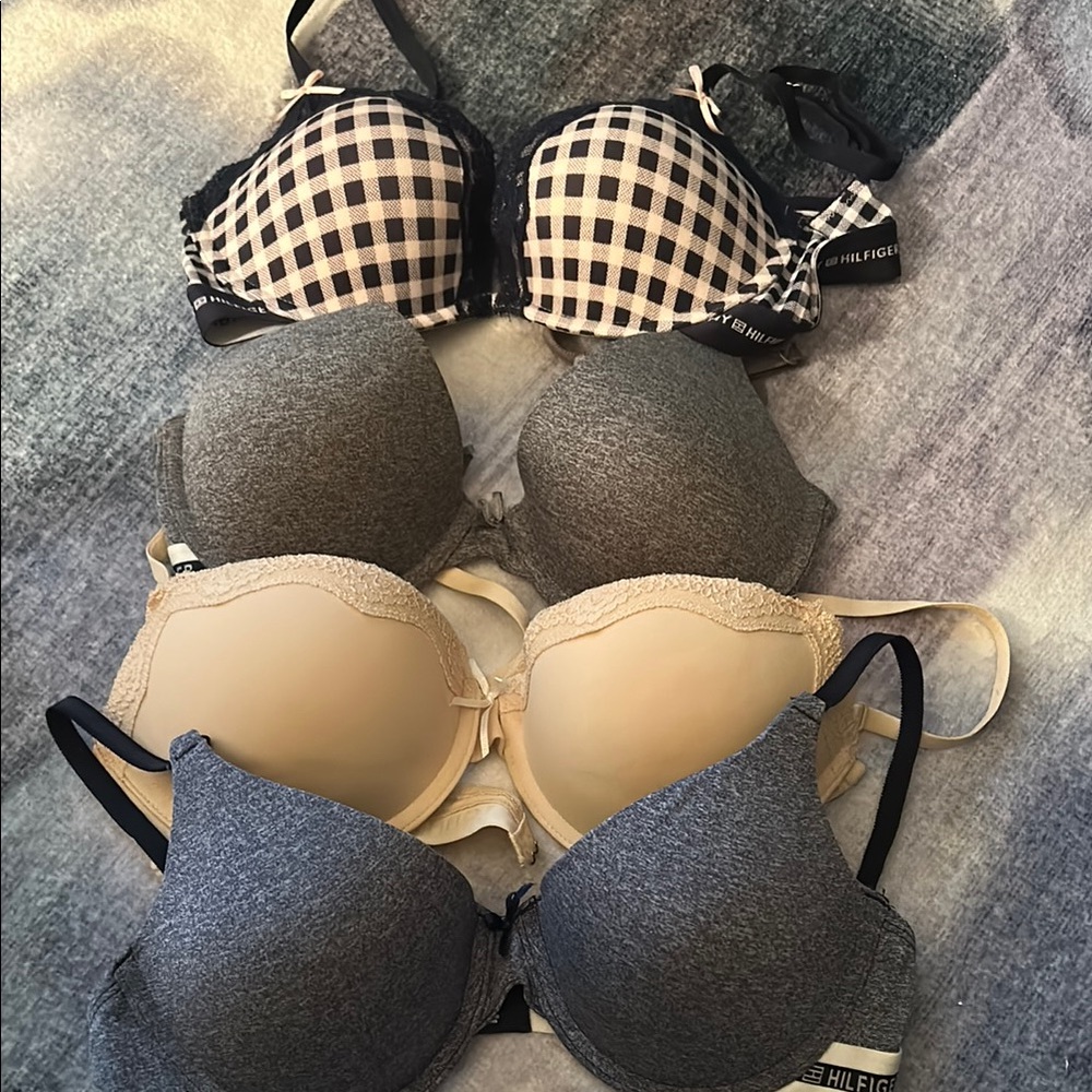 Bundle of 4 Tommy Hilfiger T-Shirt Push-up Bras